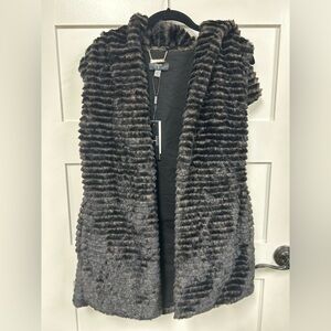 TAHARI - Women’s brown Faux fur tiger striped hooded open vest - S